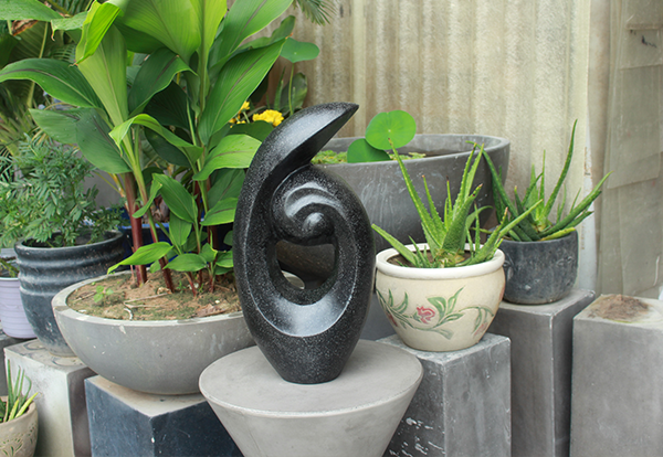 TERRAZZO STATUE